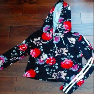 crop top pull over shirt